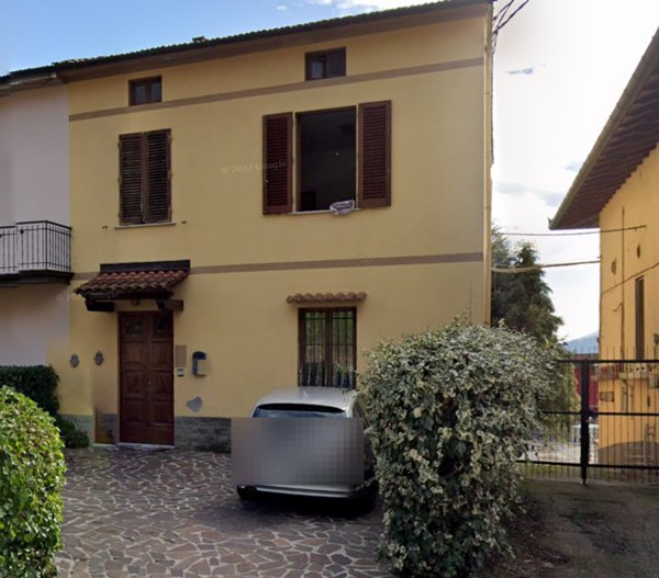 casa indipendente in vendita a Vernio