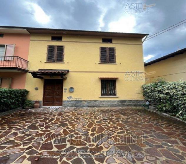 casa indipendente in vendita a Vernio