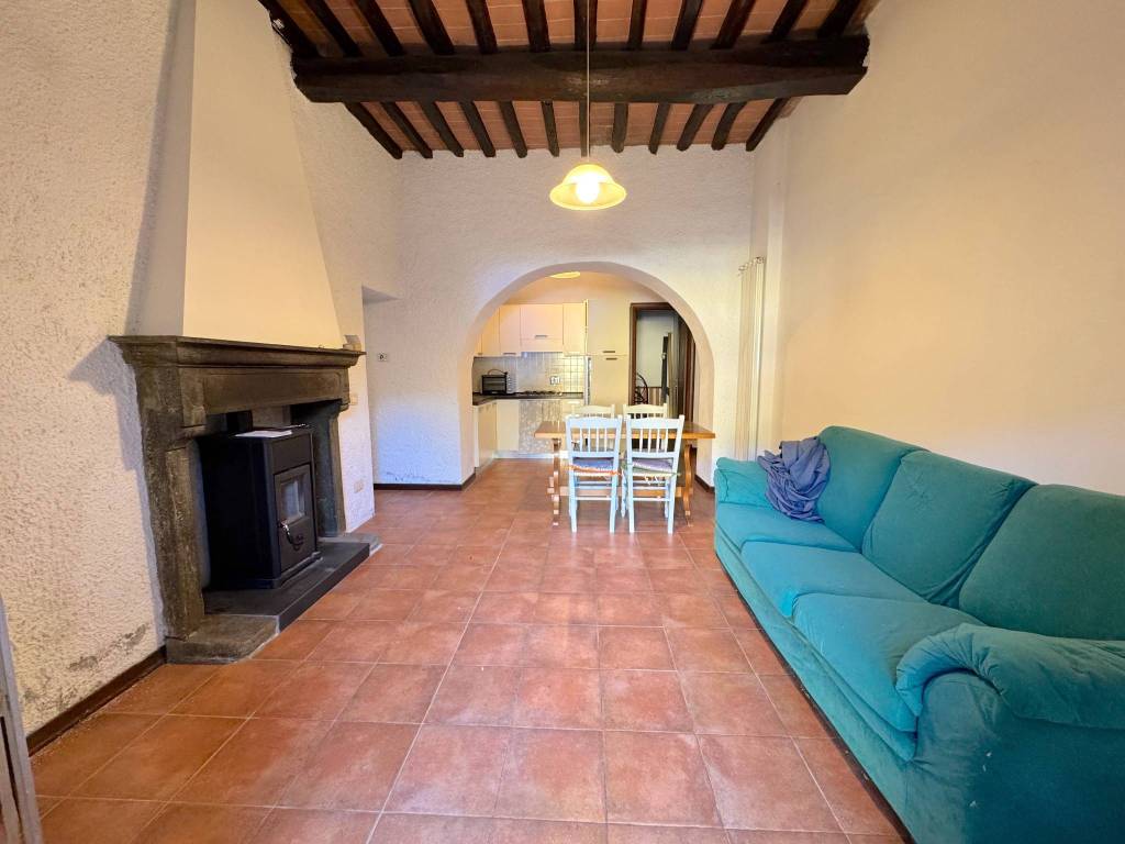 appartamento in vendita a Vernio in zona Montepiano