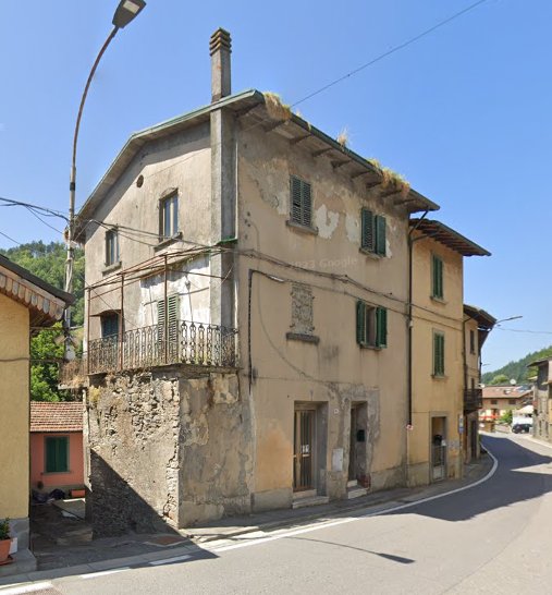 casa indipendente in vendita a Vernio