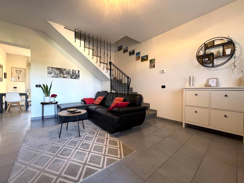 casa indipendente in vendita a Vernio in zona San Quirico