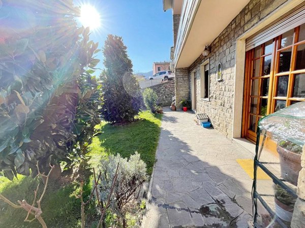casa indipendente in vendita a Vernio in zona San Quirico