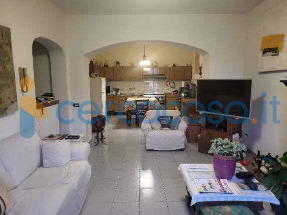 casa indipendente in vendita a Vernio
