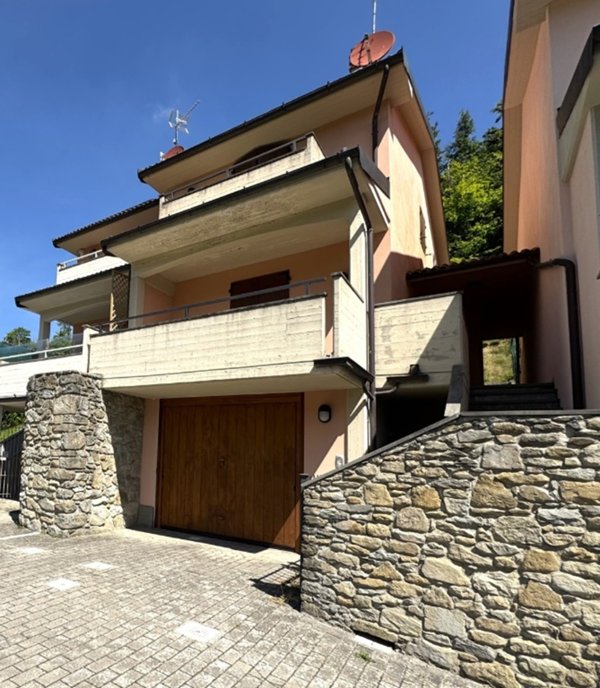 casa indipendente in vendita a Vernio in zona Montepiano