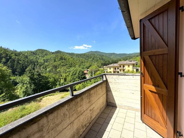 casa indipendente in vendita a Vernio in zona Montepiano