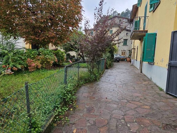 casa indipendente in vendita a Vernio in zona Montepiano