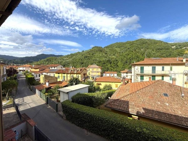 casa indipendente in vendita a Vernio in zona San Quirico