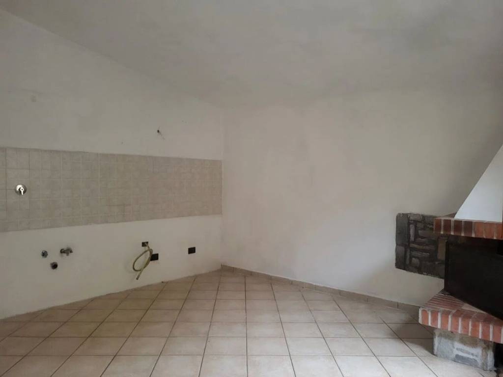 appartamento in vendita a Vernio in zona San Quirico