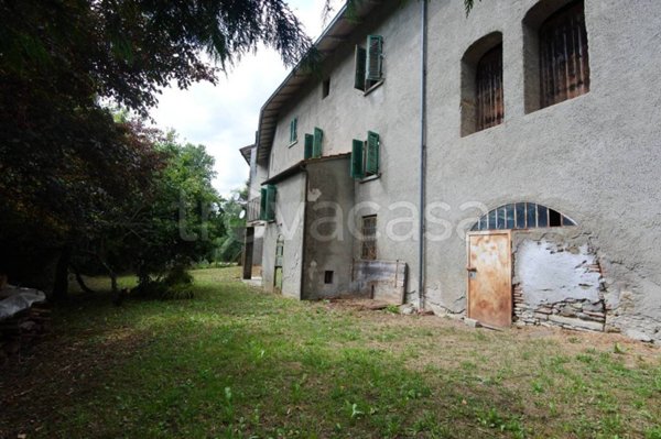 casa indipendente in vendita a Vernio in zona Montepiano