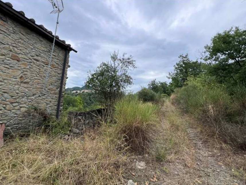 casa indipendente in vendita a Vernio