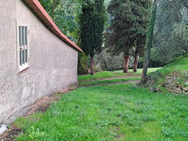 casa indipendente in vendita a Vernio