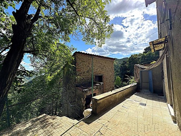 appartamento in vendita a Vernio in zona Sasseta