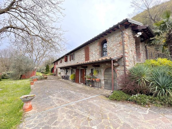 casa indipendente in vendita a Vernio in zona Terrigoli
