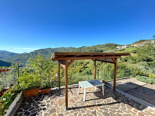 casa indipendente in vendita a Vernio in zona San Quirico