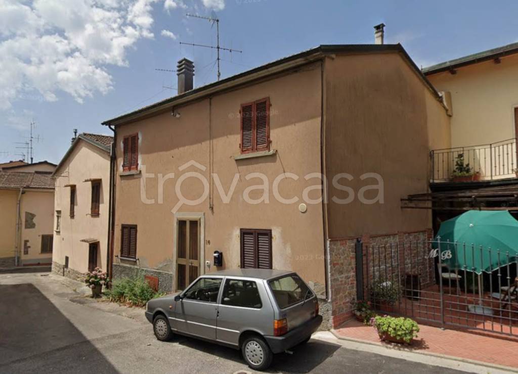 appartamento in vendita a Vernio in zona Sant'Ippolito