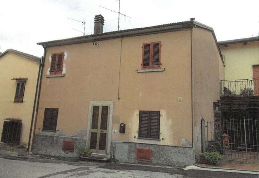 casa indipendente in vendita a Vernio in zona Sant'Ippolito