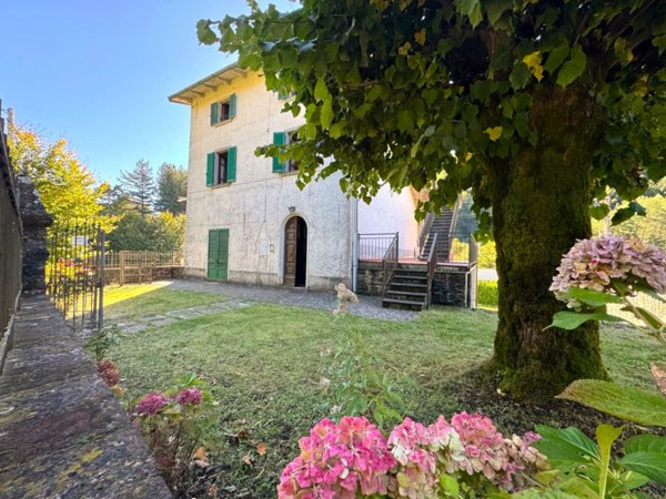 casa indipendente in vendita a Vernio in zona Montepiano