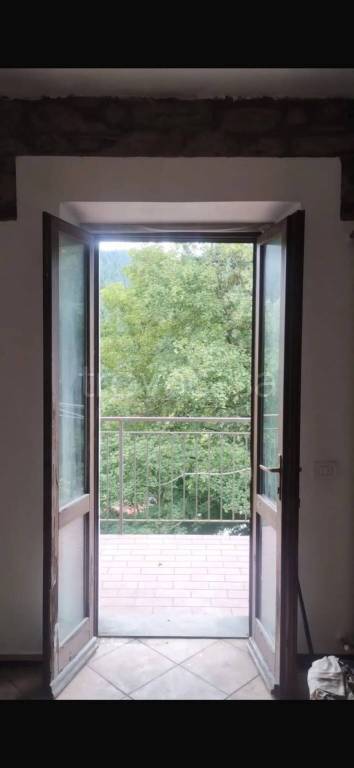 appartamento in vendita a Vernio in zona Montepiano