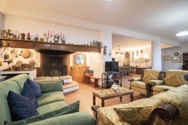 casa indipendente in vendita a Vernio in zona San Quirico