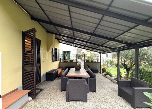 casa indipendente in vendita a Vernio in zona Sant'Ippolito