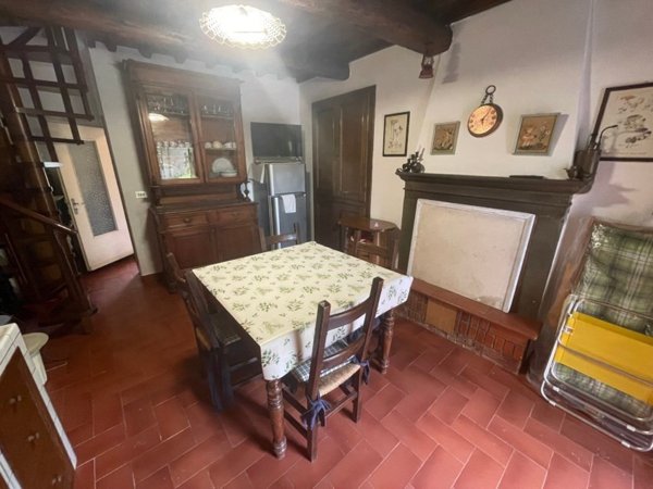 casa indipendente in vendita a Vernio in zona Sasseta