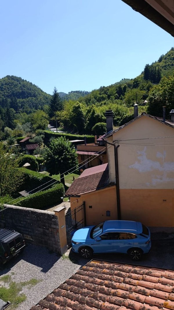 casa indipendente in vendita a Vernio