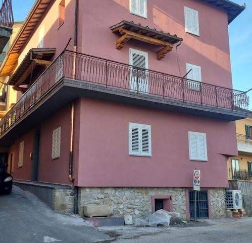 casa indipendente in vendita a Vernio in zona San Quirico