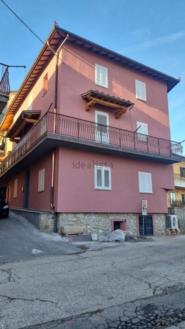 esavano in vendita a Vernio in zona Cavarzano