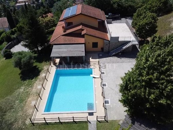 casa indipendente in vendita a Vernio