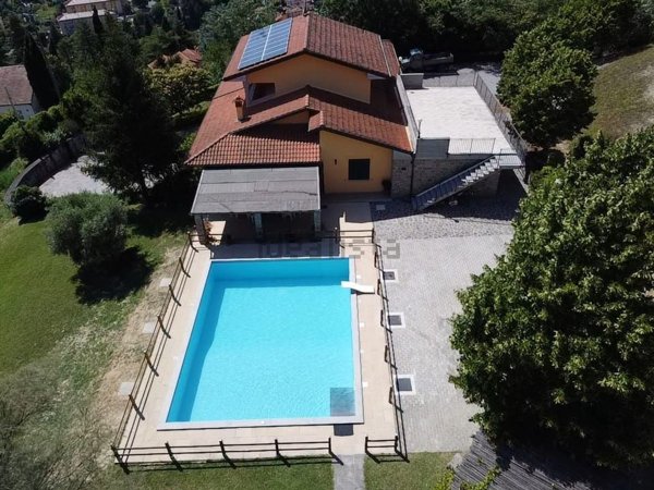 casa indipendente in vendita a Vernio