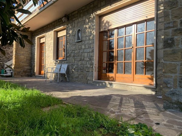 casa indipendente in vendita a Vernio