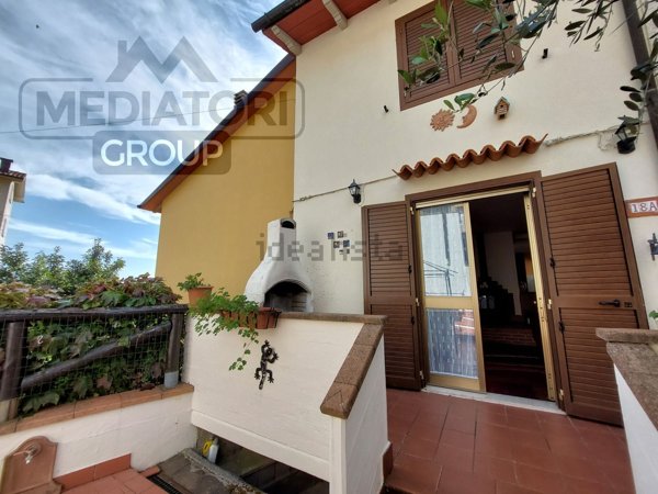 appartamento in vendita a Vernio in zona Cavarzano