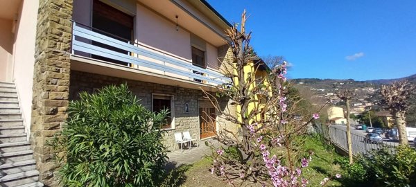 casa indipendente in vendita a Vernio