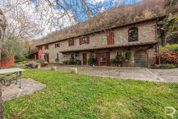 casale in vendita a Vernio