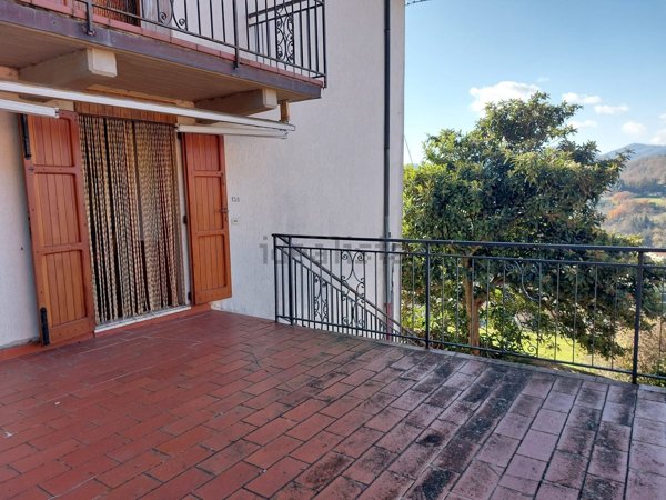 appartamento in vendita a Vernio in zona Sant'Ippolito