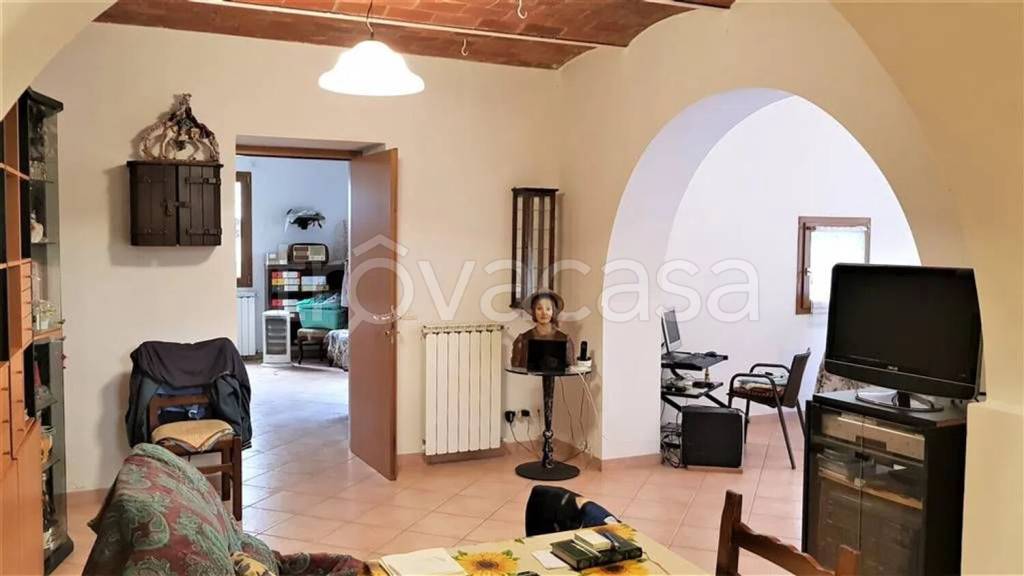 casa indipendente in vendita a Vernio in zona Sasseta
