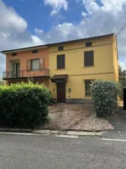 casa indipendente in vendita a Vernio in zona Sasseta