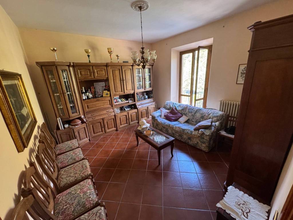casa indipendente in vendita a Vernio in zona San Quirico