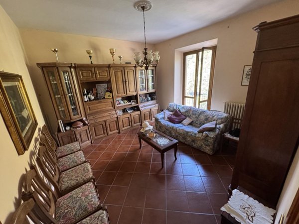 casa indipendente in vendita a Vernio in zona San Quirico