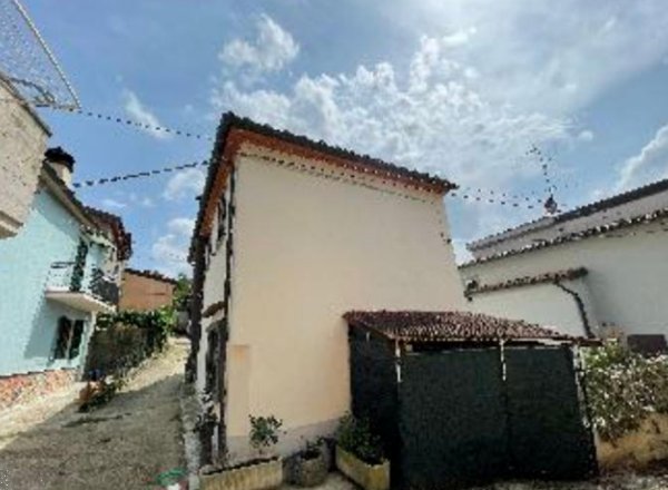 casa indipendente in vendita a Vernio