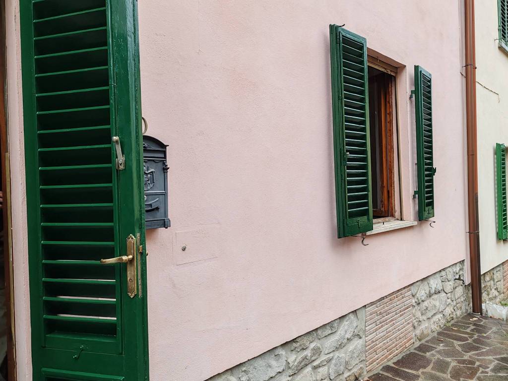 casa indipendente in vendita a Vernio in zona San Quirico