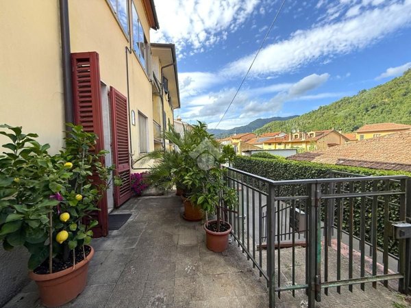 casa indipendente in vendita a Vernio in zona San Quirico