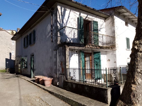 esavano in vendita a Vernio