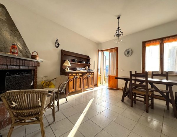 casa indipendente in vendita a Vernio