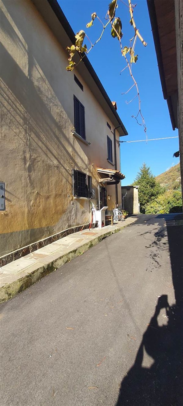 casa indipendente in vendita a Vernio in zona San Quirico