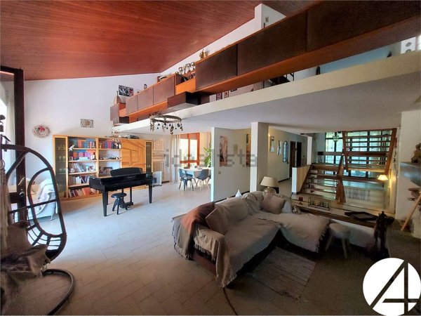 casa indipendente in vendita a Vernio