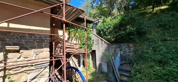 casa indipendente in vendita a Vernio in zona Montepiano