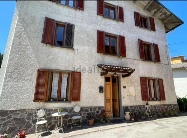 casa indipendente in vendita a Vernio in zona Montepiano