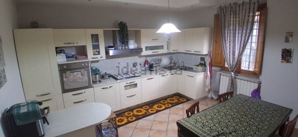 casa indipendente in vendita a Vernio in zona Mercatale Vernio