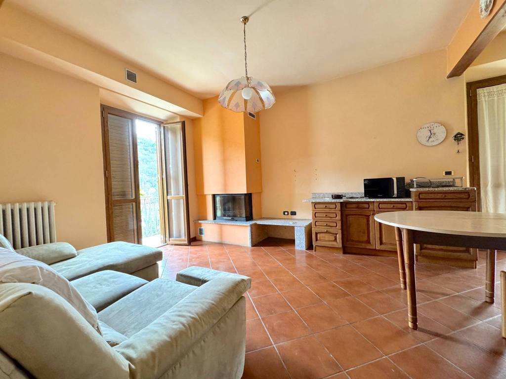 casa indipendente in vendita a Vernio in zona San Quirico